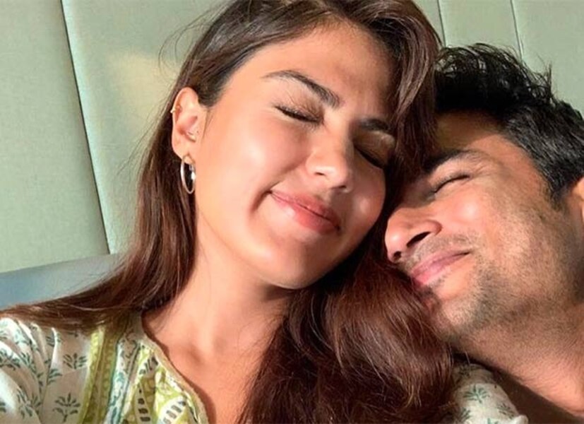 রিয়ার কথায়, “আমরা যখন জেলে ছিলাম, তখন আমার একজন কিংবা দু’জন বন্ধু - ওরা তো আমার বাবার সঙ্গে এসে ড্রিঙ্ক করত। খাওয়াদাওয়াও করত। যখন আমি জেলের বাইরে এসেছিলাম, তখন আমি বলেছিলাম, কেন এত ওজন বেড়ে গিয়েছে তোমাদের। আরে আমি ওখানে জেলে ছিলাম, আর তোমরা এখানে খাবার খাচ্ছো। ওজন বাড়াচ্ছো। ওরা তখন বলেছিল, ‘না ভাই! কাকু-কাকিমা যাতে খাওয়াদাওয়া করেন, সেটাই দেখছিলাম। যাতে ওঁরা স্বাভাবিক থাকেন’। আর আমার মনে হয়েছিল, বাহ! কী দারুণ!”