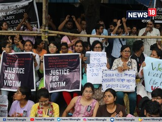 অনড় জুনিয়র চিকিৎসকরা৷ ফাইল ছবি