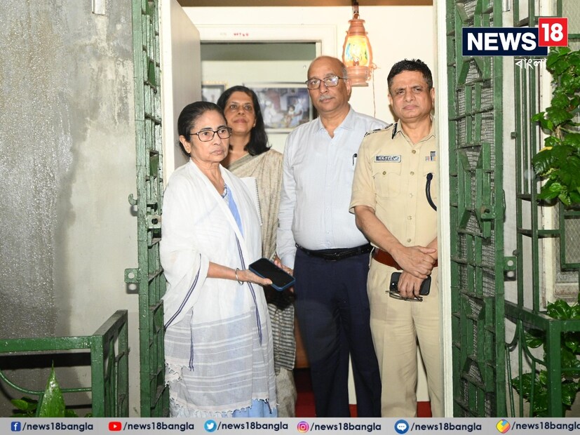 জুনিয়র ডাক্তাররা এদিন অভিযোগ করেন, মুখের উপরে দরজা বন্ধ করে দেওয়া হয়, বলা হয় তিন ঘণ্টা হয়ে গিয়েছে আর সম্ভব নয় বৈঠক, অন্য কোনওদিন দেখা যাবে। প্রতীকী ছবি।