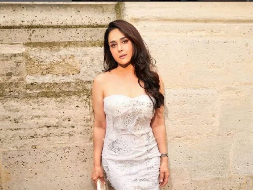 তাদের মধ্যে একজন হলেন প্রীতি জিন্টা৷ যিনি ১৯৯৮ সালে 'দিল সে' ছবির দিয়ে বলিউডে ডেবিউ করেছিলেন। ফিল্মি কেরিয়ারে একাধিক হিট ছবি তিনি ভক্তদের উপহার দিয়েছেন। তবে সুখ্যাতির পাশাপাশি বিতর্ক তাঁর নিত্য সঙ্গী৷