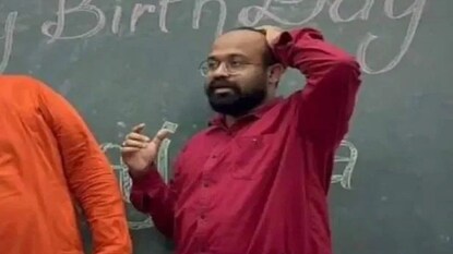 বিতর্কে অভীক দে বিতর্কে অভীক দে