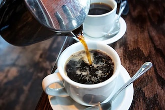 সোহা-সারার মতো মেদহীন চেহারা পাবেন নিমেষেই! কঠিন ডায়েট ছেড়ে কফিতে মেশান ঘি