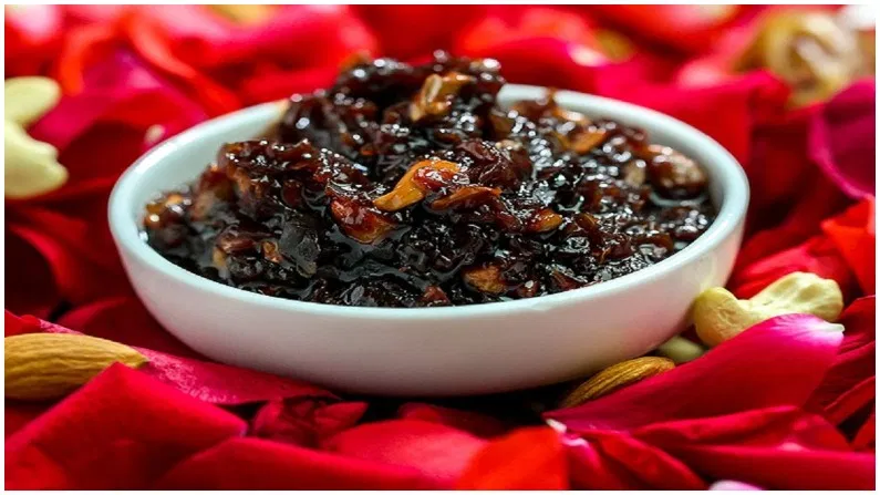 গুলকন্দ- গুলকন্দ মুখশুদ্ধি হিসাবেও ব্যবহৃত হয়। সুন্দর গন্ধ যুক্ত এই মুখশুদ্ধির আয়ুর্বেদেও উল্লেখ আছে। মূলত, গোলাপ এবং চিনি দিয়ে তৈরি এই মুখশুদ্ধির মধ্যে থাকে সতেজ করার উপাদানও।