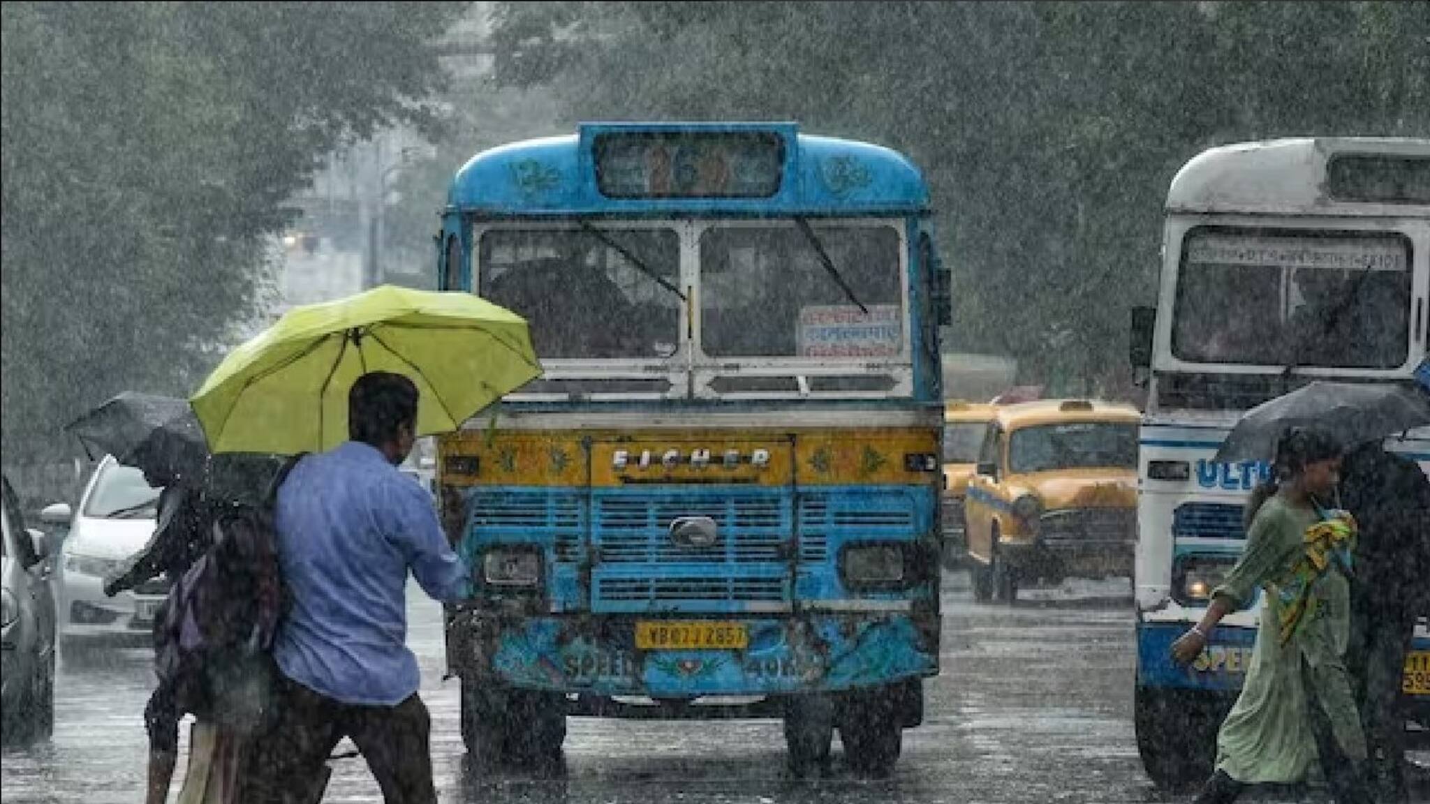 IMD Latest Weather Update in West Bengal: পুজোর আগে আবার নিম্নচাপের আশঙ্কা! রবিবার থেকেই বিপদ দক্ষিণবঙ্গের জেলায় জেলায়