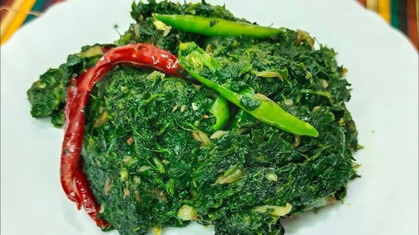 উত্তরাখণ্ডের নৈনিতালের ডিএসবি কলেজের উদ্ভিদবিদ্যা বিভাগের অধ্যাপক ডক্টর ললিত তিওয়ারি বলেন, মূলত বর্ষাকালে বাথুয়া পাওয়া যায়। এটি ফসলের পাশাপাশি জন্মায়। এর বৈজ্ঞানিক নাম চেনোপোডিয়াম অ্যালবাম। বাথুয়া একটি অত্যন্ত গুরুত্বপূর্ণ সবজি।