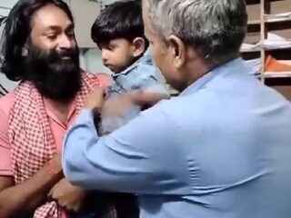 অপহরণকারীর চোখেও জল। ছবি- এক্স