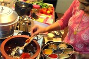 রান্নাঘরে এই কাজটি সকলেই করেন, এতেই সংসারে সুখ-অর্থের দফারফা! আর ভুল একেবারে নয়