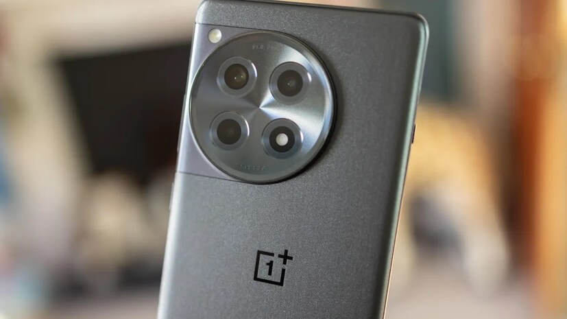 OnePlus 12R: ২৬ থেকে ২৮ সেপ্টেম্বর পর্যন্ত ৫ হাজার টাকা কমে OnePlus 12R মডেলের 8+256GB এবং 16+256GB ভ্যারিয়েন্ট কিনতে পারবেন গ্রাহক। শুধু তাই নয়, নির্দিষ্ট কয়েকটি ব্যাঙ্কের কার্ডে ৩ হাজার টাকা পর্যন্ত ইনস্ট্যান্ট ডিসকাউন্টের সঙ্গে নো কস্ট ইএমআই-এর সুবিধাও পাওয়া যাবে।