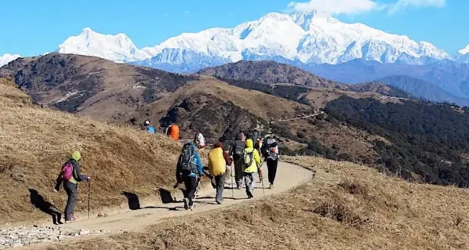 আগামী দু’ থেকে তিনদিন পর্যটকদের জন্য সান্দাকফু বন্ধ করা হল৷ পরিস্থিতি স্বাভাবিক হলে বিবেচনা করা হবে৷