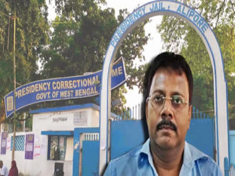 দুই অভিযুক্তের কল রেকর্ড থেকে পাওয়া প্রত্যেকটি ফোন নম্বর ধরে ধরে ধৃতদের জেরা করে তথ্য যাচাই করার প্রয়োজনীয়তা আছে এবং বিভিন্ন সাক্ষীদের বয়ানের সঙ্গে মিলিয়ে দেখার কাজ চলছে। এখান থেকেই অভিযুক্তরা কোনও ষড়যন্ত্রে লিপ্ত হয়েছিল কিনা, সেই বিষয়টা নির্দিষ্টভাবে জানা যাবে।