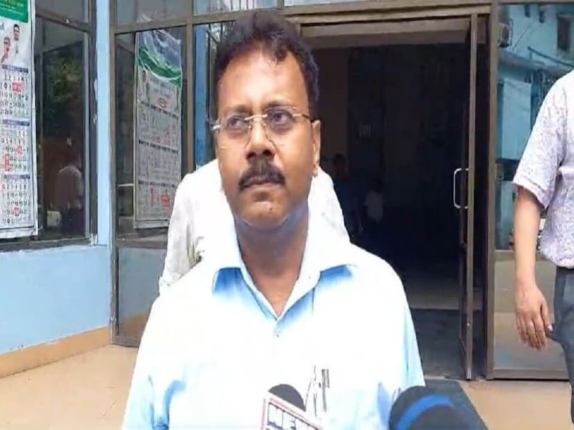 নজরে আশিস পাণ্ডের একাধিক UPI লেনদেন। আরজি কর দুর্নীতি মামলায় গ্রেফতার হয়েছে সিবিআই নজরে থাকা এই আশিস পাণ্ডে! তাঁর UPI লেনদেন ঘিরে এবার বিস্ফোরক দাবি সিবিআই-এর। তদন্তে দাবি করা হচ্ছে, ঘুষের টাকার এসেছে UPI লেনদেনের মাধ্যমেই। প্রতীকী ছবি।