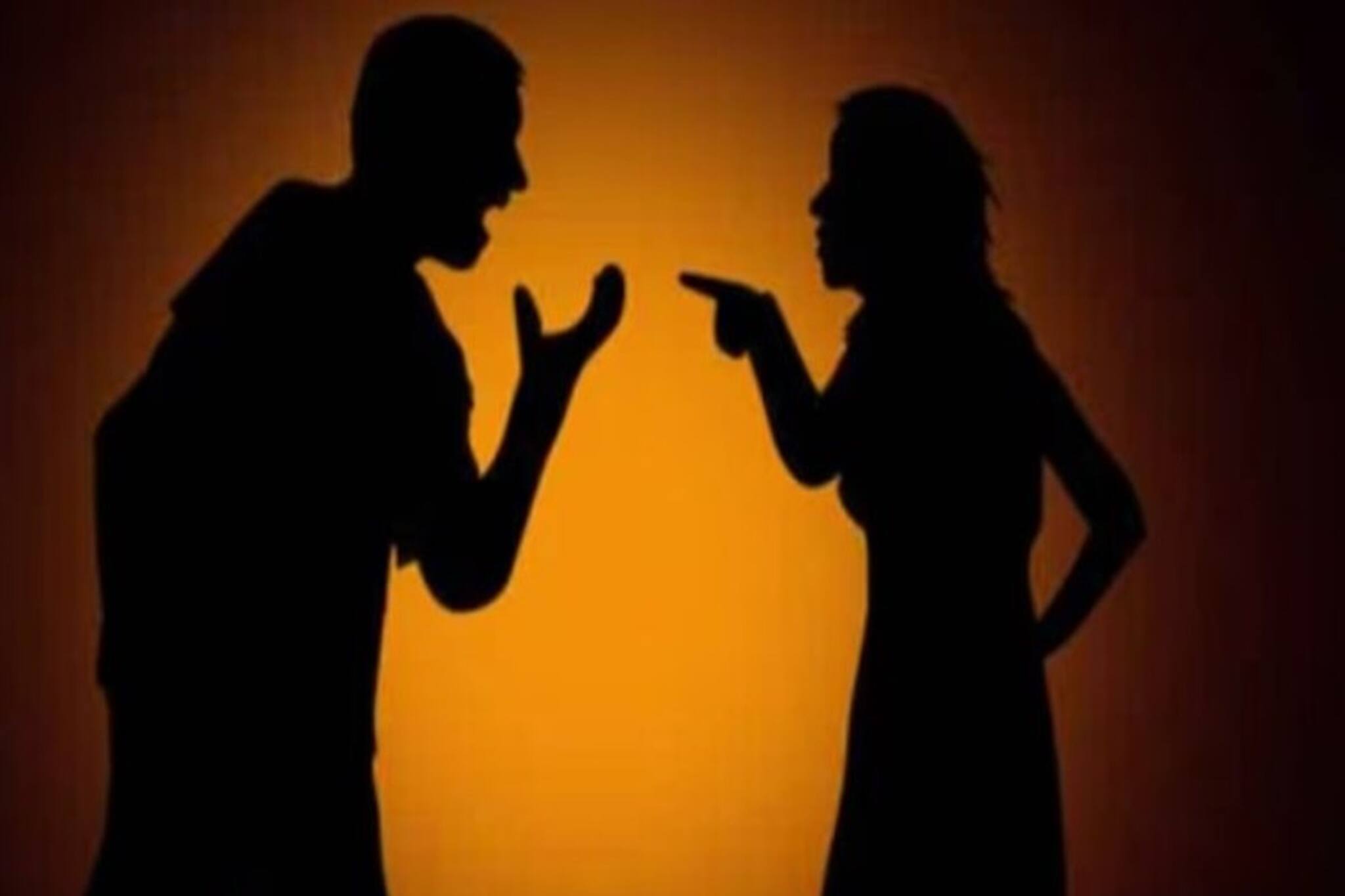 বাইরের খাবার খেতে দেন না স্বামী, রাগে যা করলেন স্ত্রী, শুনলে চোখ কপালে উঠবে