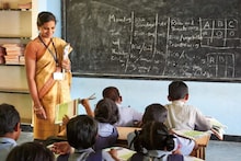 ২৬ হাজার শিক্ষকের চাকরি বাতিলের প্রভাব হাজার হাজার স্কুলে! কী হবে বাংলার শিক্ষার ভবিষ্যৎ?