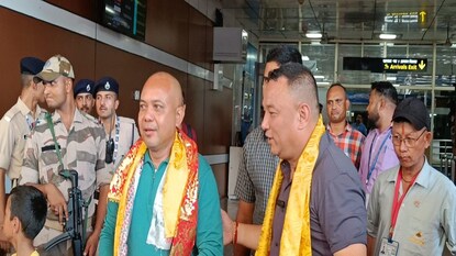 রাশিয়া থেকে শেষমেষ ভারতে ফিরল এই রাজ্যের এক বাসিন্দা রাশিয়া থেকে শেষমেষ ভারতে ফিরল এই রাজ্যের এক বাসিন্দা