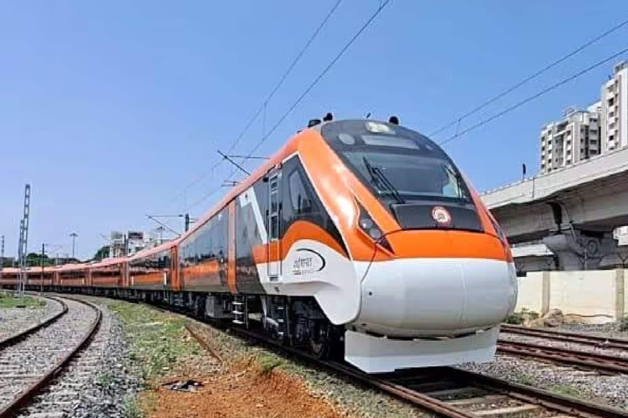 বন্দে ভারত স্লিপার-এর প্রথম ছবি! ভিতরটা কেমন দেখতে? দেখলে হা হয়ে যাবেন