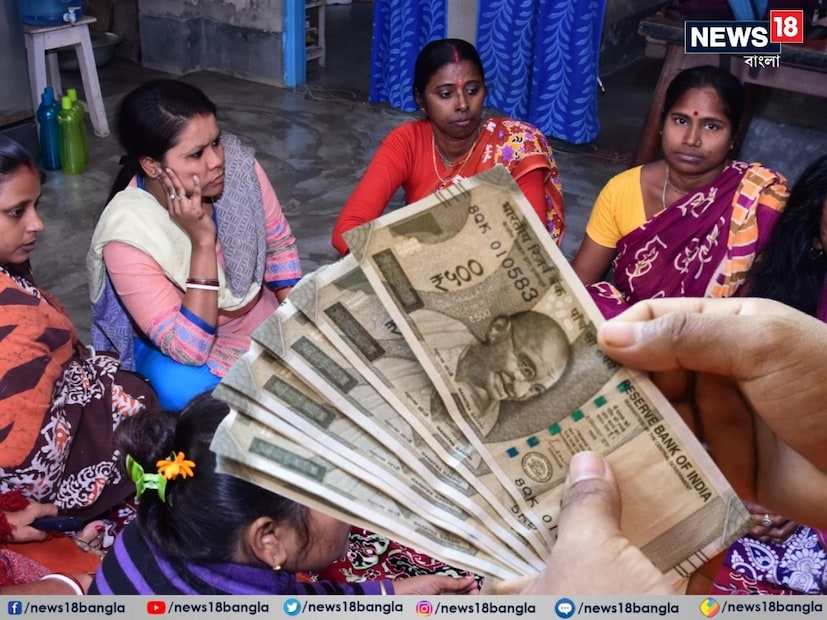 মাঝি লড়কি বহেন যোজনা: চলতি বছরের অগাস্ট মাসে মাঝি লড়কি বহেন যোজনা স্কিমের ঘোষণা করে মহারাষ্ট্র সরকার। প্রকল্পের আওতায় মহিলাদের প্রতি মাসে ১,৫০০ টাকা করে ভাতা দেওয়া হচ্ছে। যাঁদের পরিবারের বার্ষিক আয় ২.৫ লক্ষ টাকার কম, তাঁরাই এই ভাতা পাবেন। ২১ থেকে ৬৫ বছর বয়সী বিবাহিত, বিবাহবিচ্ছিন্ন এবং একা থাকেন এমন মহিলাদের ব্যাঙ্ক অ্যাকাউন্টে সরাসরি টাকা পাঠানো হয়।