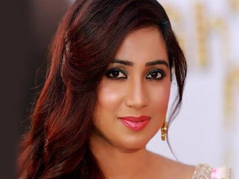 বলিউড কাঁপিয়ে বেড়ান বঙ্গ-তনয়া শ্রেয়া ঘোষাল। হিন্দি- বাংলা ছবি, এমনকি নিজের অ্যালবামেও গান গেয়েছেন শ্রেয়া। বলিউড সূত্রে খবর, তাঁর মোট সম্পত্তির পরিমাণ ১৮০ থেকে ১৮৫ কোটি টাকা। কিন্তু তিনি ভারতের সবথেকে ধনী গায়িকা নন।