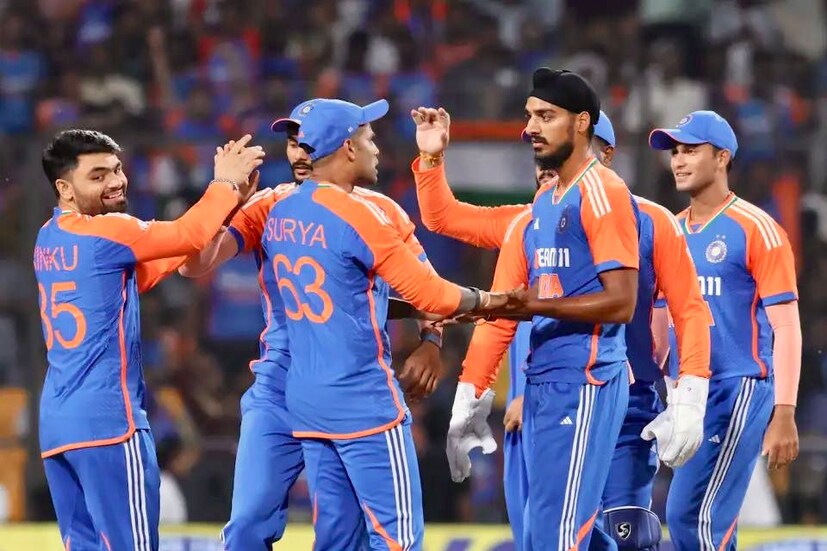 টি-২০ সিরিজের প্রথম ম্যাচেই হার বাংলাদেশের। ভারত একপেশে খেলেই জিতল একপ্রকার। বাংলাদেশ করেছিল মাত্র ১২৭ রান। সেই রান ১১.৫ ওভারেই তুলে নিল টিম ইন্ডিয়া। 