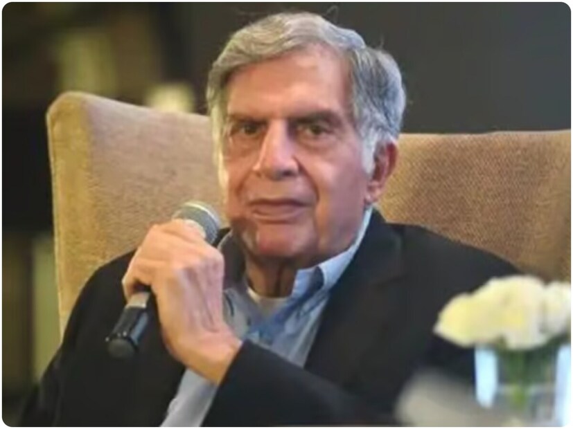 ১৯৪৮ সালে বাবা-মা আলাদা হয়ে যাওয়ার পর দিদা নওয়াজবাই টাটাই বড় করেছিলেন রতন টাটাকে।