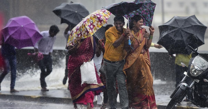 ১৬ অক্টোবর, চেন্নাই-ভিত্তিক আঞ্চলিক আবহাওয়া কেন্দ্র উপকূলের আশেপাশের জেলাগুলির পাশাপাশি পুরো অঞ্চলের জন্য একটি লাল সতর্কতা জারি করেছে। ১৬ অক্টোবর তামিলনাড়ুর করাইকাল, রায়ালসিমা এবং পুদুচেরির বিচ্ছিন্ন জায়গায় ভারী থেকে অতি ভারী বৃষ্টির সম্ভাবনা রয়েছে।