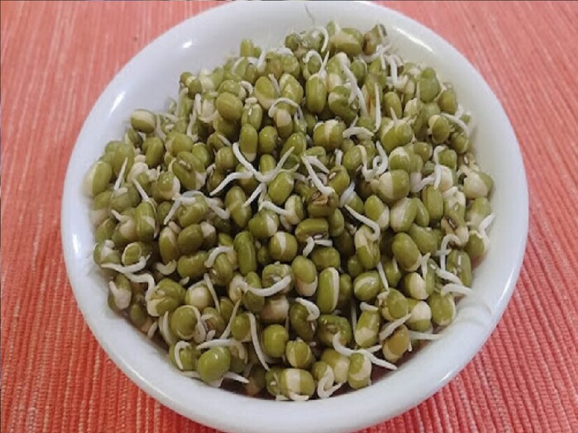 ডালের মধ্যে যে প্রোটিন থাকে, তা অনেক সময়ে হজম করতে সমস্যা হয়। সেই ডাল থেকে অঙ্কুর বেরিয়ে গেলে প্রোটিন এবং কার্বোহাইড্রেট সহজপাচ্য হয়ে ওঠে। ফলে গ্যাস, পেটফাঁপার মতো সমস্যা বশে থাকে।