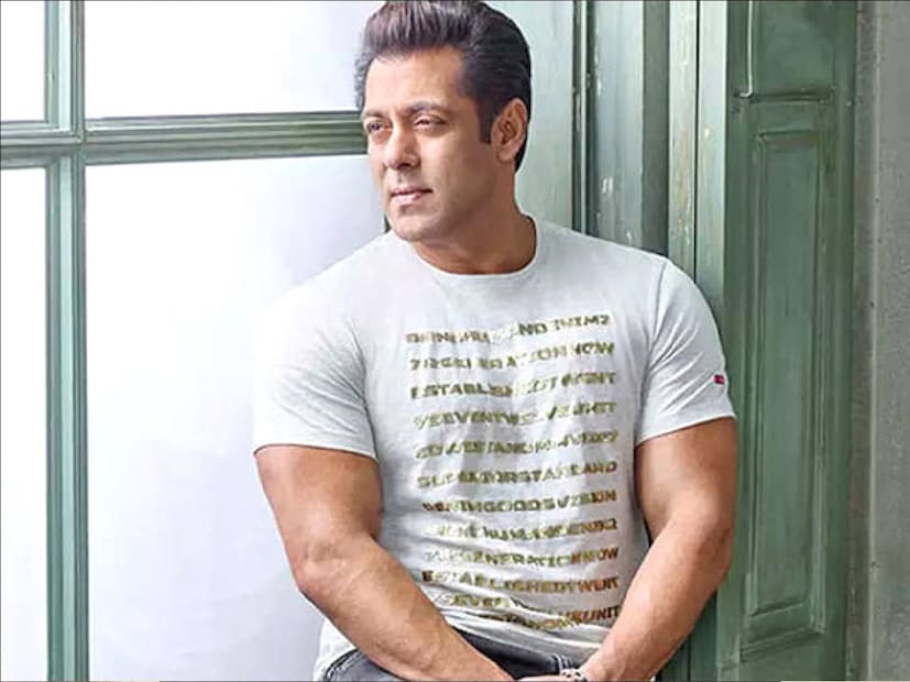 যে ব্যক্তি এই বার্তা পাঠিয়েছেন তিনি নিজেকে এক কুখ্যাত গ্যাংস্টারের ঘনিষ্ঠ বলে দাবি করেছেন। 