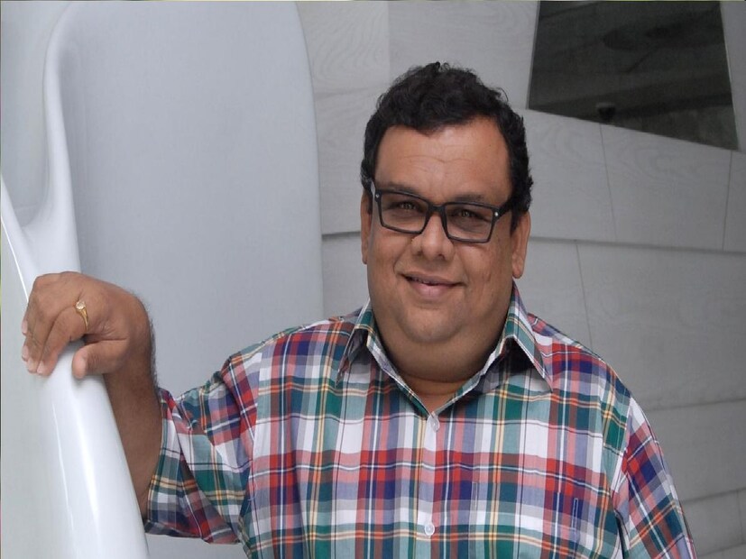 যকৃতে ক্যানসার ধরা পড়েছিল এক বছর আগে। পাঁচ দিন আগে গুরুতর অসুস্থ হওয়ায় মুম্বইয়ের এক হাসপাতালে ভর্তি করানো হয়েছিল অভিনেতাকে। সোমবার হাসপাতালেই মারা যান বলিউডের খ্যাতনামী কৌতুকাভিনেতা অতুল পারচুরে।