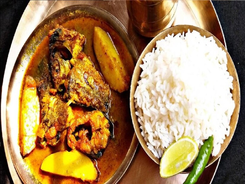 ভিটামিন সি-র উৎস হিসেবে শরীরের জন্য খুবই উপকারী লেবু। গরমের দিনে পাতিলেবু, গন্ধরাজ ও কাগজি লেবুর চাহিদাও ভীষণ বাড়ে।