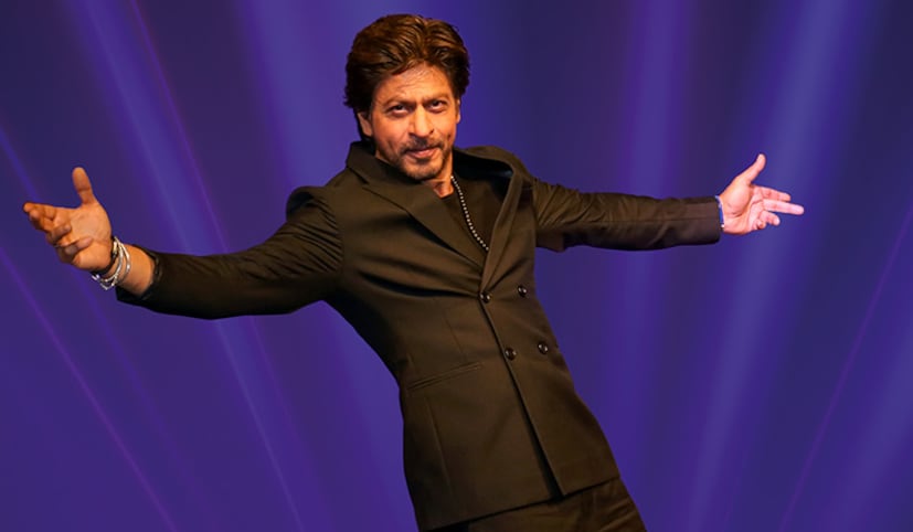 অনেকে বলেন, গৌরি তাঁর নিজের বোনের ছেলেকে আপন করে নিয়েছেন। তাই আব্রামের জন্মের আগে শাহরুখ বা গৌরি, কেউই মুখ খোলেননি কখনও। তবে এই দাবি কতটা সত্যি তা নিয়ে একাধিক প্রশ্ন রয়েছে।