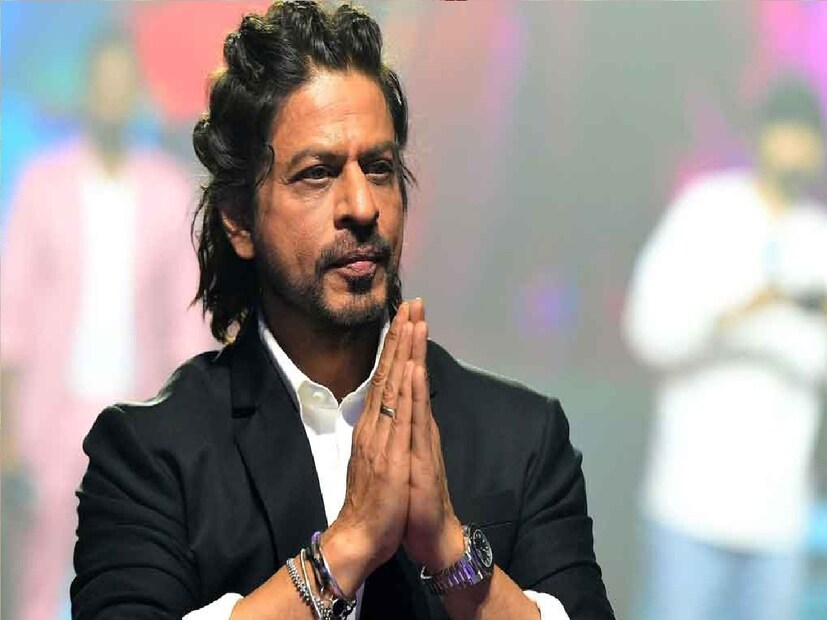 শাহরুখেন জন্মদিন ২ নভেম্বরেই নাকি এই ছবির ঘোষণা করতে পারেন অভিনেতা ও পরিচালক। ভক্তদের জন্য এর থেকে বড় রিটার্ন গিফট আর কী-ই বা হতে পারে, এমন ভাবনা থেকেই এই সিদ্ধান্ত। 