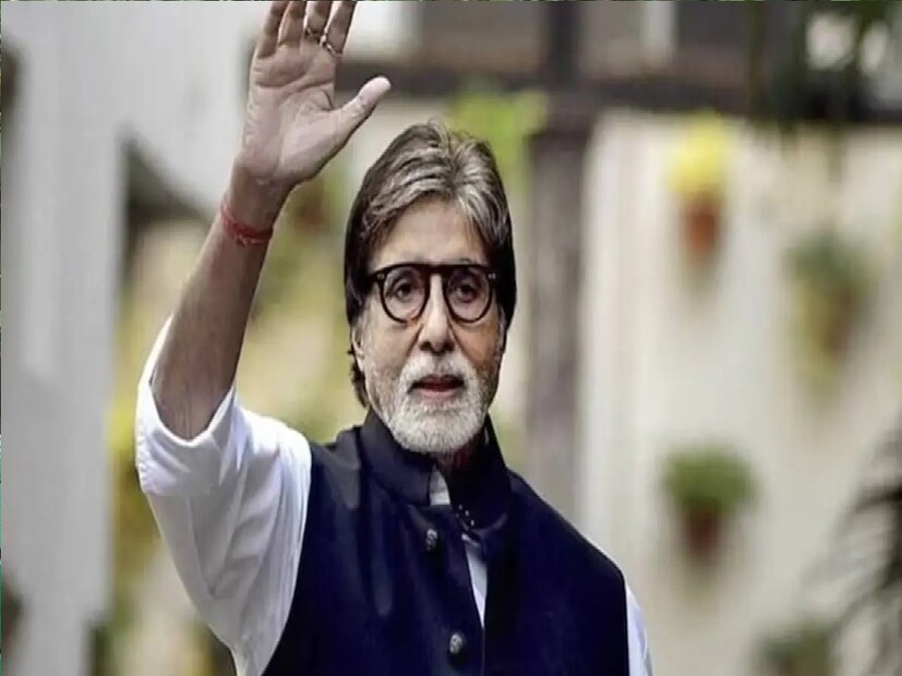 একটি টুইটে প্রবীণ তারকা প্রকাশ করেছেন যে তিনি যতই চেষ্টা করছেন না কেন, তার ফলোয়ার সংখ্যা ৪৯ মিলিয়ন অতিক্রম করছে না। এর জন্য সকলকে কিছু সাহায্য করতে হবে? তিনি জিজ্ঞাসা করেছেন, কী করলে তিনি ৫০ মিলিয়নের মাইলফলক গড়তে পারবেন এবং তার ভক্ত সংখ্যা ৫০ মিলিয়ন হবে।