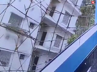 ভেঙে পড়ল নির্মাণাধীন ৭ তলা বাড়ি