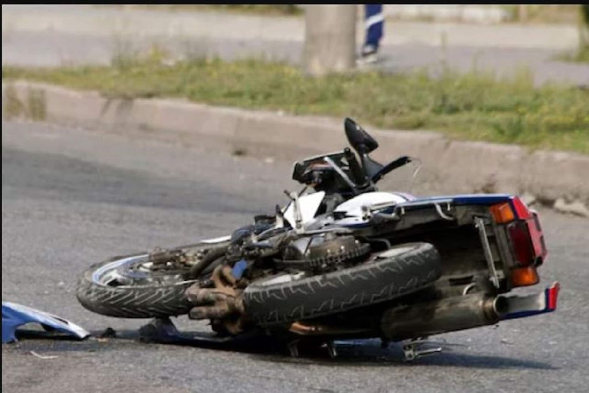 কলকাতা শহরতলিতে মর্মান্তিক দুর্ঘটনা! ফের বেপরোয়া বাসের ধাক্কা, মৃত এক বাইক আরোহী