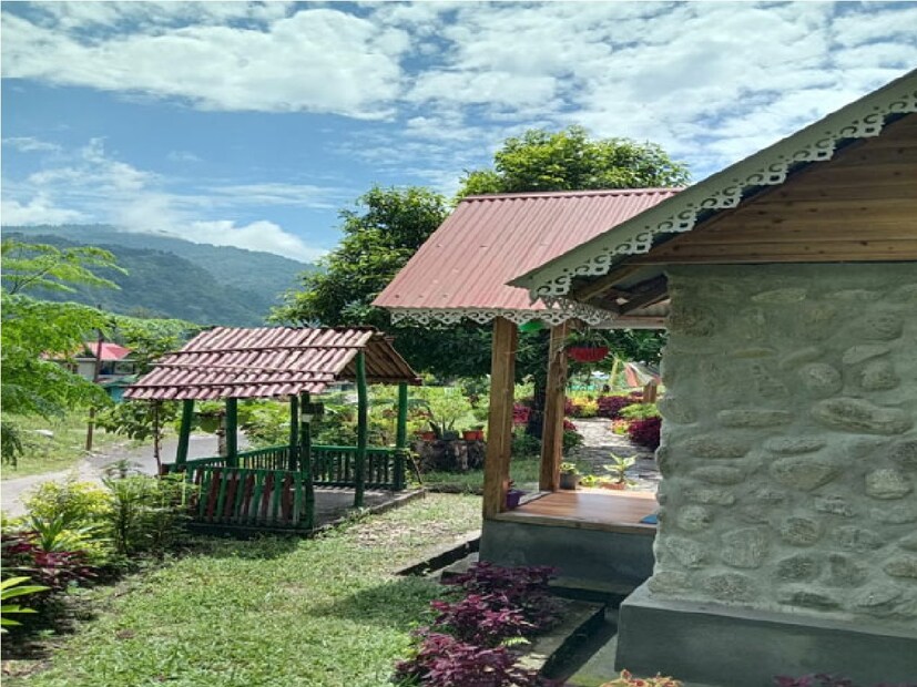 *এনজেপি থেকে মিরিক হয়ে বুনকুলুং (Bungkulung) মাত্র ৫০ কিমি। আপনি এনজেপি থেকে সরাসরি গাড়ি ভাড়া না করেও আসতে পারেন। এতে টাকা অনেকটা সাশ্রয় হবে। ফাইল ছবি।