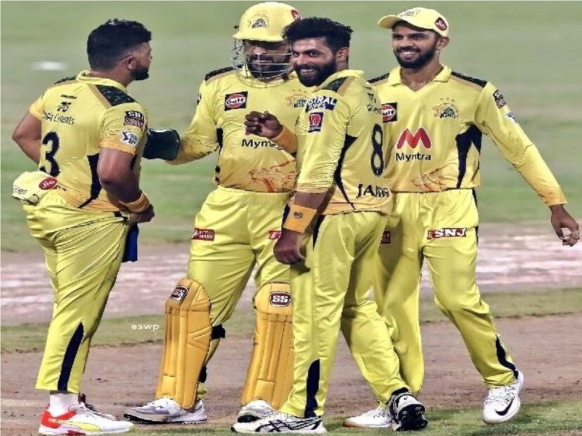 এমএস ধোনির রিটেনশন তালিকায় থাকা একশো শতাংশ নিশ্চিত। এছাড়া তালিকায় থাকতে পারেন অধিনায়ক ঋতুরাজ গায়কোয়াড়, স্পিনার অলরাউন্ডার রবীন্দ্র জাদেজা, এবং ফাস্ট বোলার মাথিশা পাথিরানাকে ধরে রাখবে সিএসকে।