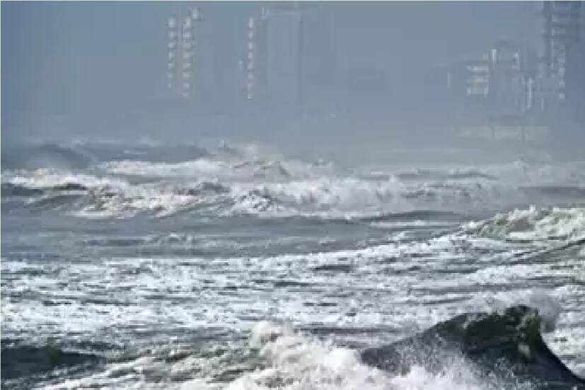 আরব সাগরে বর্ষা-পরবর্তী ঝড়ের সম্ভাবনার প্রাথমিক ইঙ্গিত পাওয়া গেছে । দক্ষিণ-পূর্ব আরব সাগর এবং লাক্ষাদ্বীপ এলাকায় ঘূর্ণিঝড় সঞ্চালনের একটি এলাকা তৈরি হয়েছে। এটি আসন্ন ঘূর্ণিঝড়ের আগাম লক্ষণ দিচ্ছে। বর্ষা মৌসুমের পর এটিই হতে চলেছে ২০২৪ সালের প্রথম ঝড়। 