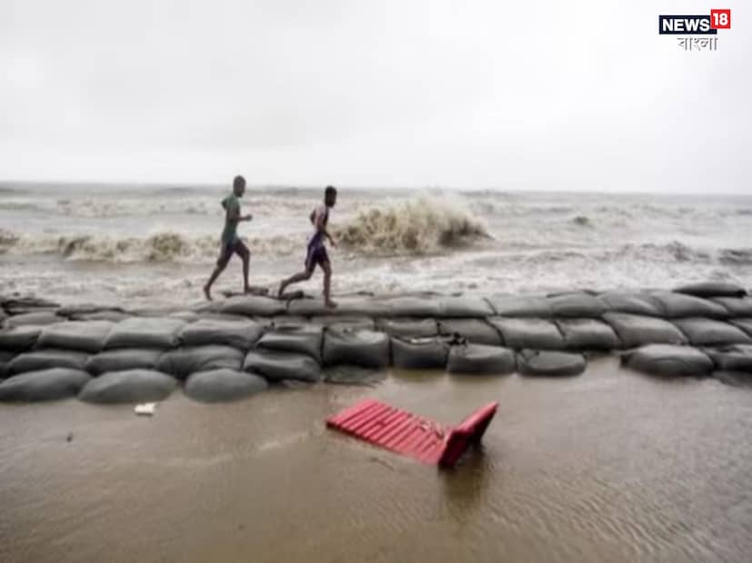 শুষ্ক আবহাওয়া থাকবে রাজ্যজুড়ে। কলকাতায় আগামিকাল, শুক্রবার বজ্রবিদ্যুৎ-সহ দু-এক পশলা হালকা বৃষ্টির সামান্য সম্ভাবনা রয়েছে। কালীপুজোতে হালকা বৃষ্টির সম্ভাবনা থাকলেও তারপর ধীরে ধীরে শুষ্ক আবহাওয়ার শুরু।