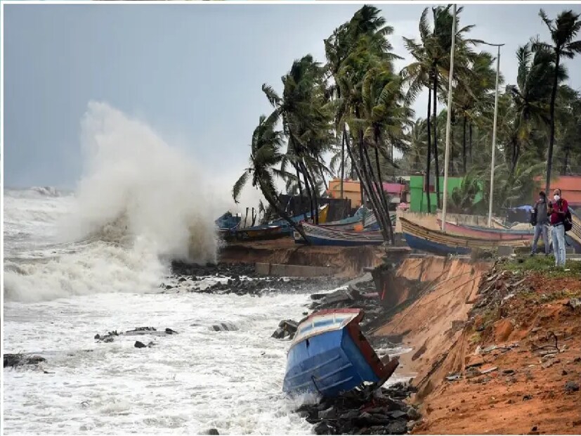 একদিকে আবহাওয়া দফতরের নির্ভুল পূর্বাভাস, তার উপর ঝড়ের তীব্রতা প্রত্যাশার তুলনায় কম হওয়ায় ঘূর্ণিঝড় দানার ক্ষয়ক্ষতিও তুলনামূলক কম হয়েছে৷ 