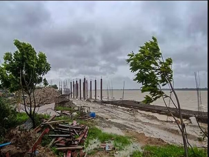 যতটা গর্জাল, ততটা বর্ষাল না৷ ক্ষয়ক্ষতির নিরিখে ঘূর্ণিঝড় দানার ক্ষেত্রে সেকথা বলাই চলে৷ কারণ, দানা যতটা ভয়াল রূপে আছড়ে পড়বে বলে আশঙ্কা ছিল, তা হয়নি বলে স্বীকার করছেন আবহবিদরাও৷ 