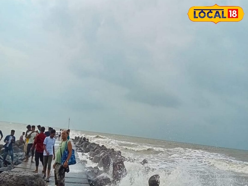 কিন্তু দুর্গাপুজোর শেষ লগ্নে বা দুর্গাপুজোর পর চেনা মেজাজে ধরা পড়ল সমুদ্র সৈকত নগরী।বন্যা পরিস্থিতির জন্য এবার উৎসব আবহে ভাটা গোটা বাংলায়। তার আঁচ পড়েছিল রাজ্যের পর্যটন ব্যবসায়। পুজোর মুখে তেমন বুকিং না পেয়ে হতাশ দিঘার হোটেল ব্যবসায়ীরা।