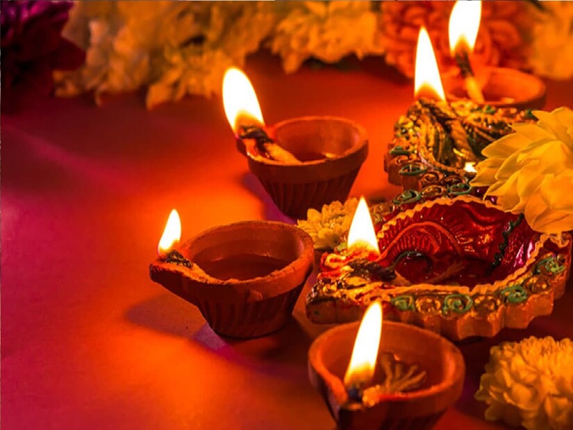 *সামনেই লক্ষ্মীপুজো, তারপরেই কালীপুজো এবং দীপাবলি। মা দুর্গা বিদায় নিতেই শুরু হয়ে গিয়েছে দেবী লক্ষ্মী এবং মা কালীর আগমনের অপেক্ষা। জেনে নিন এ বছর কবে পড়েছে কালীপুজো? কবে পালিত হবে দীপাবলি? কবে পালিত হবে ভাইফোঁটা? সংগৃহীত ছবি। 