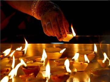 নিজের সংসারে বড় বিপদ ডেকে আনবেন না,ভুলেও দিওয়ালিতে এই জিনিসগুলি দেবেন না নিজের সংসারে বড় বিপদ ডেকে আনবেন না,ভুলেও দিওয়ালিতে এই জিনিসগুলি দেবেন না