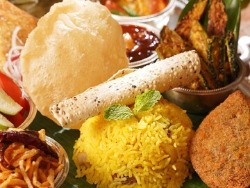 মহাপুজোর মহাভোজে সবিনয়ে থালা সাজাল IHCL