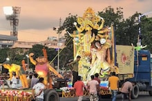 পুজো কার্নিভাল উপলক্ষে বেশি রাত পর্যন্ত চলবে মেট্রো-বাস,পরিবহণ ব্যবস্থা কেমন আজ