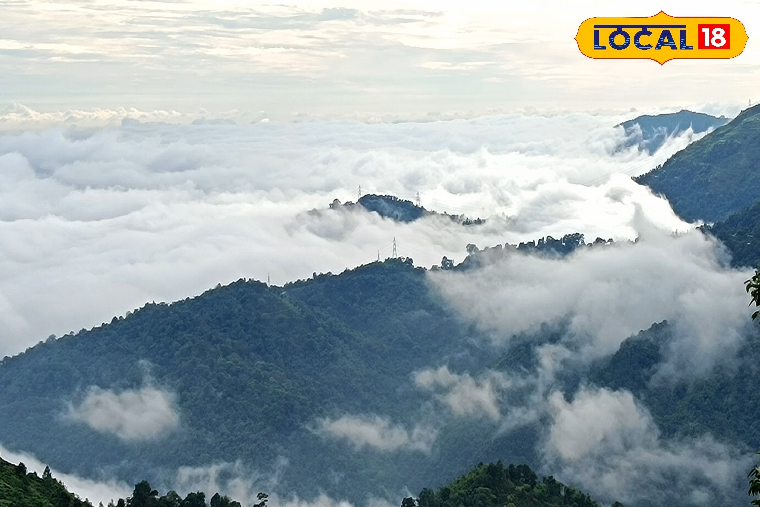 মঙ্গলবার দার্জিলিং, কালিম্পং, জলপাইগুড়ি, আলিপুরদুয়ার এবং কোচবিহার এই পাঁচ জেলাতেই হালকা থেকে মাঝারি বৃষ্টিপাতের সম্ভাবনা। বজ্রবিদ্যুৎসহ ভারী বৃষ্টিপাতের তেমন সম্ভাবনা নেই বলে জানিয়েছে আবহাওয়া দফতর।