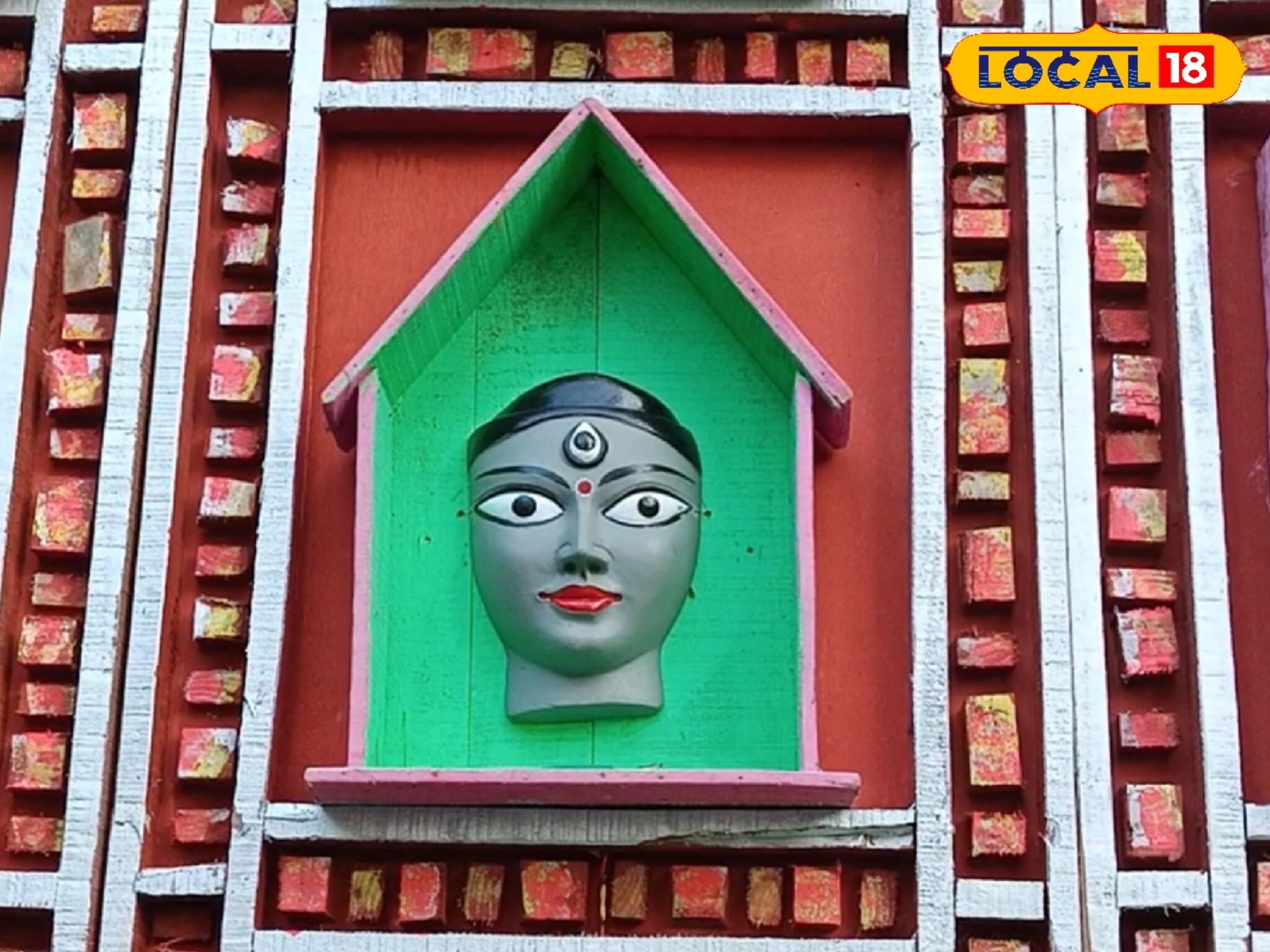 ৭৫ বছরের দুর্গা পুজোয় আকর্ষনীয় থিম! নারী কথা নিয়ে থিমে বিশেষ চমক এই ক্লাবের