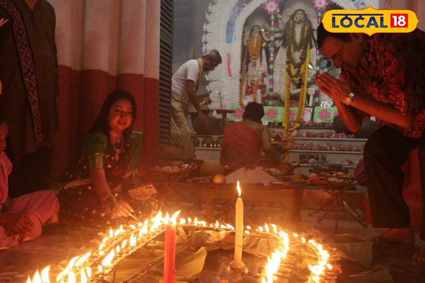 এই বছর দুর্গাপুজোর মহানবমী পড়েছে ১২ অক্টোবর ২০২৪ শনিবারে। নবমী ও দশমী এ'বছর একই দিনে পড়েছে। ১১ অক্টোবর বেলা ১২টা ২৭ মিনিটে নবমী পড়ে যাচ্ছে। ১২ অক্টোবর সকাল ১০টা ৫৮ মিনিটে নবমী ছেড়ে যাচ্ছে। এই কারণে এই বছর একই দিনে হবে নবমী ও দশমীর পুজো। মহানবমীতে সকালের পুজোর সময় ১২ অক্টোবর সকাল ৫.৪৪ মিনিট পর্যন্ত, তারপর দশমীর পুজো শুরু