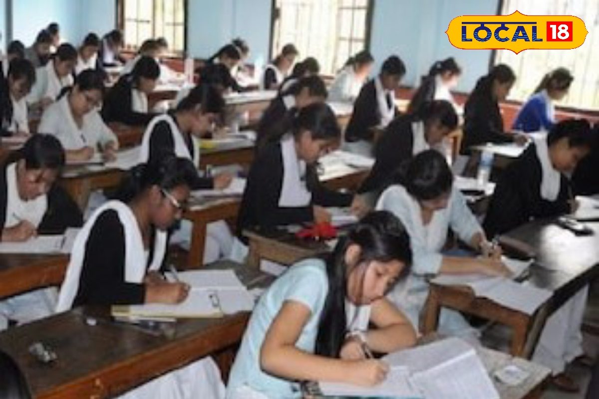 এবারের উচ্চ মাধ্যমিক হবে সেমিস্টারে, কী নিয়ম-কী সুবিধে? পরীক্ষার্থীরা জানুন এবারের উচ্চ মাধ্যমিক হবে সেমিস্টারে, কী নিয়ম-কী সুবিধে? পরীক্ষার্থীরা জানুন