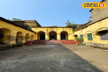 ৭০০ বছরের প্রাচীন খড়দহের ক্ষেত্রপাল ঠাকুরবাড়ির ঐতিহ্যবাহী পুজো ৭০০ বছরের প্রাচীন খড়দহের ক্ষেত্রপাল ঠাকুরবাড়ির ঐতিহ্যবাহী পুজো