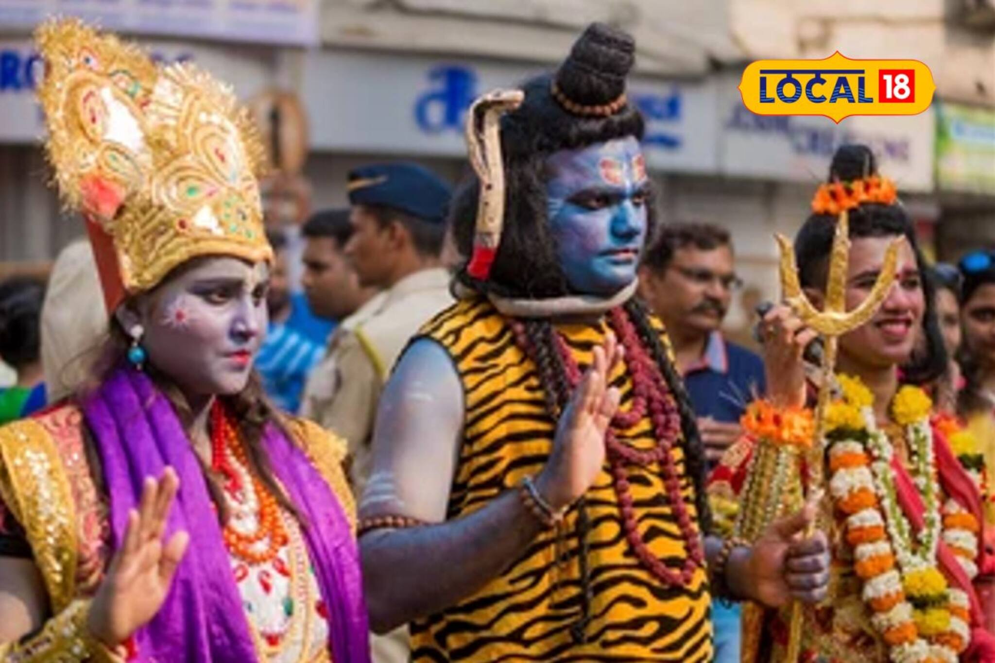 ‘শিব দুর্গা’ সেজেই কাটবে পুজো! পেটের টানে ‘ছিনাথ বহুরূপী’-দের পাড়ি ভিন রাজ্যে